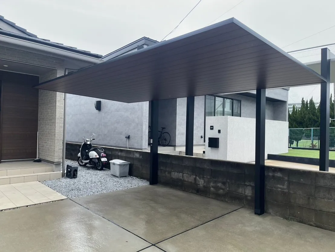 宗像市M様邸にて、LIXIL カーポートSCの設置工事を担当...