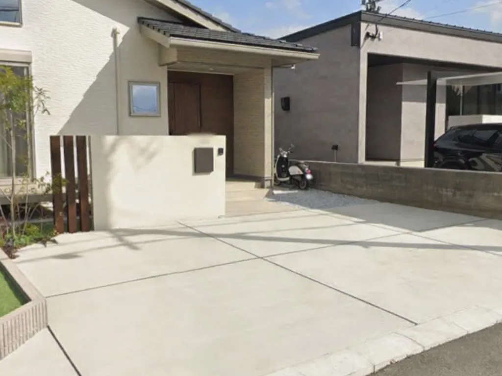 宗像市M様邸にて、LIXIL カーポートSCの設置工事を担当...