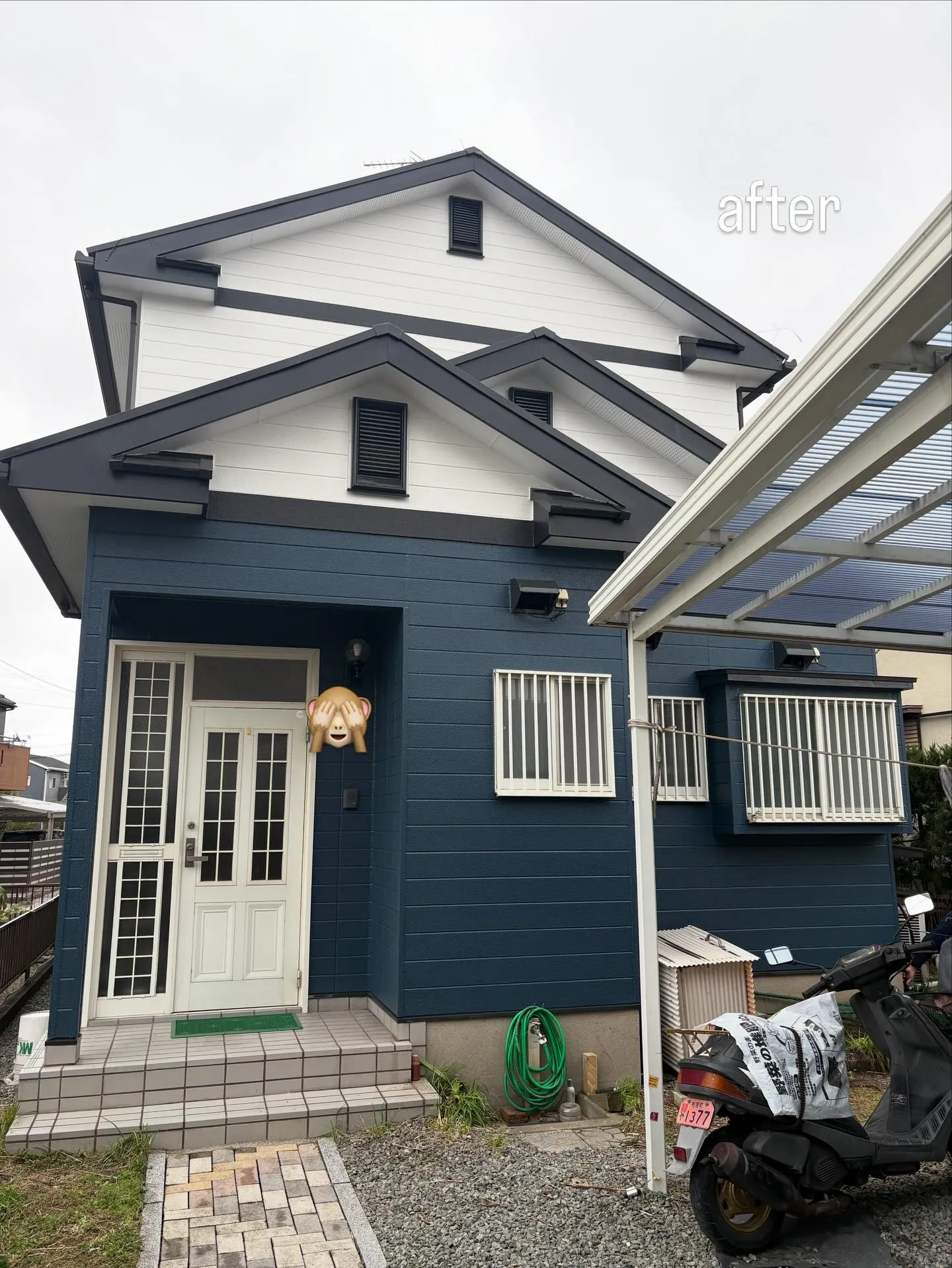 粕屋町のN様邸で、外壁・屋根の塗装および破風板板金カバー工事...