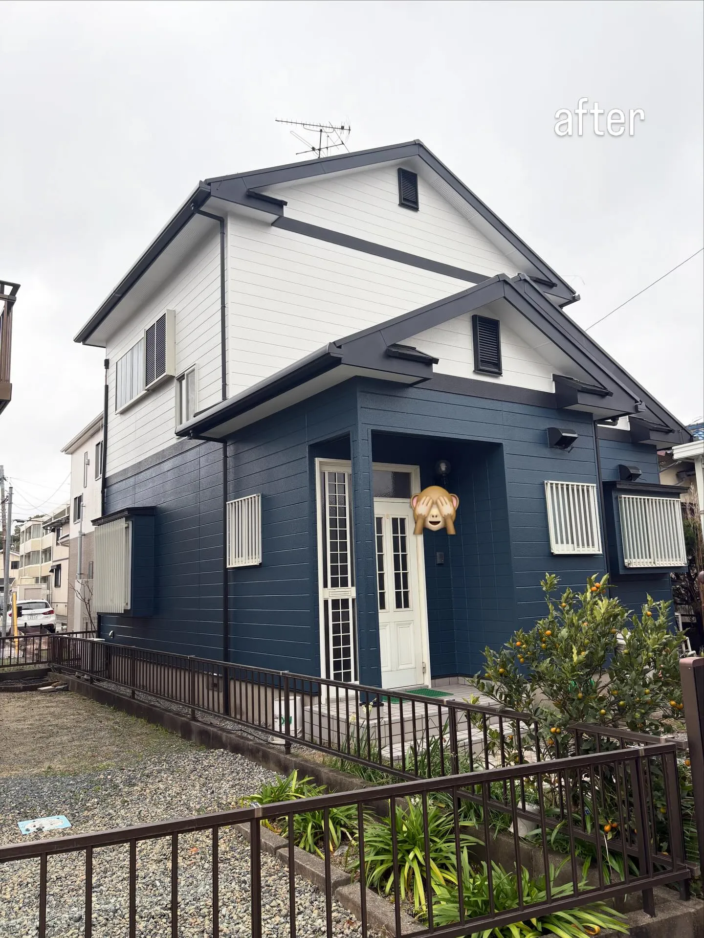 粕屋町のN様邸で、外壁・屋根の塗装および破風板板金カバー工事...