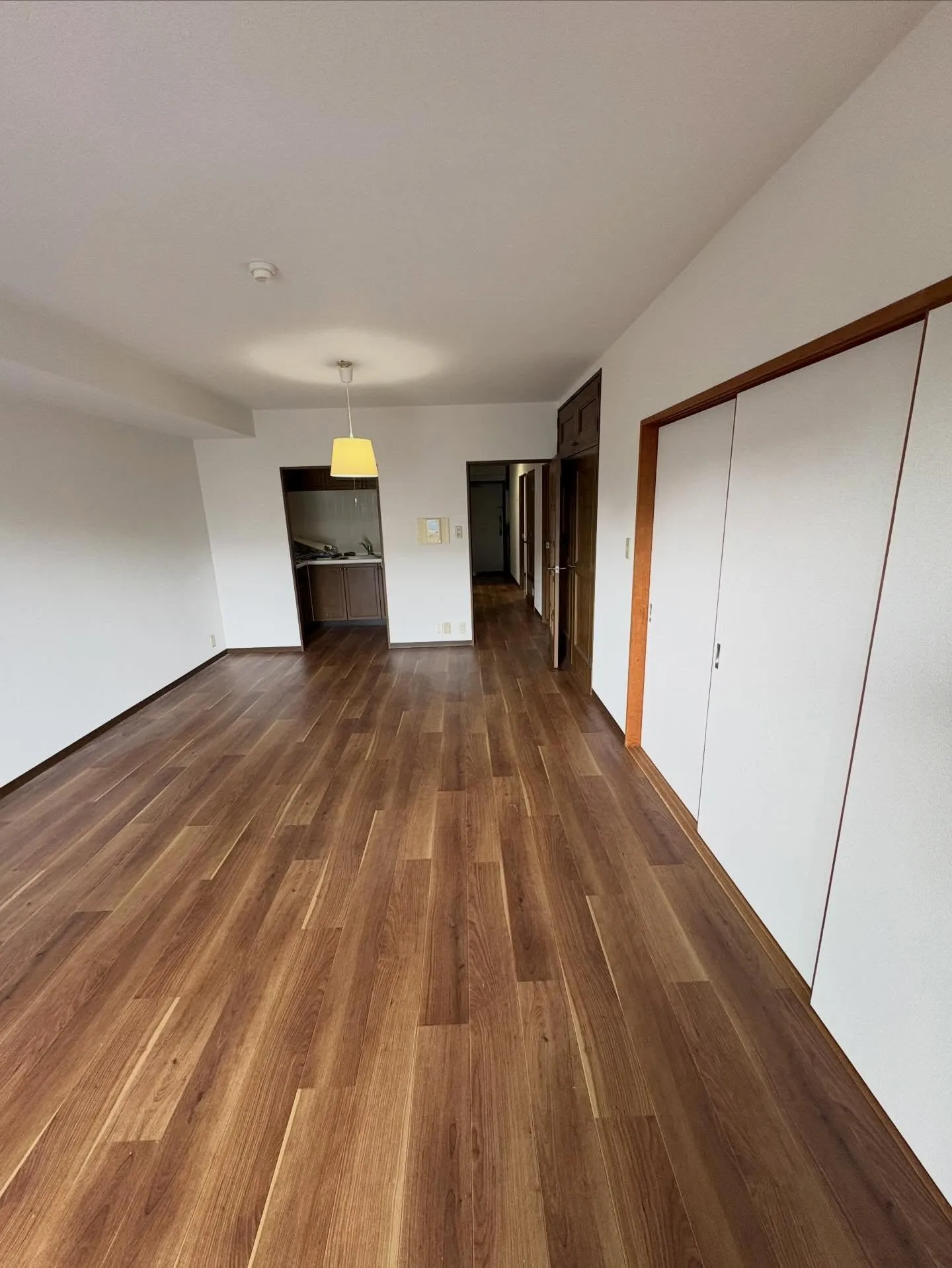 福岡市東区T様所有物件にてマンションの現状回復工事を行いまし...