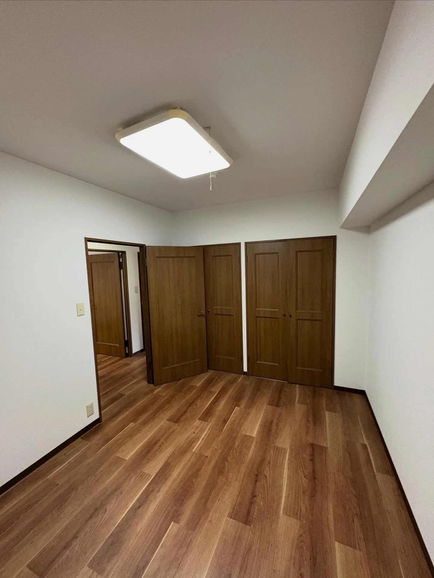 福岡市東区T様所有物件にてマンションの現状回復工事を行いまし...