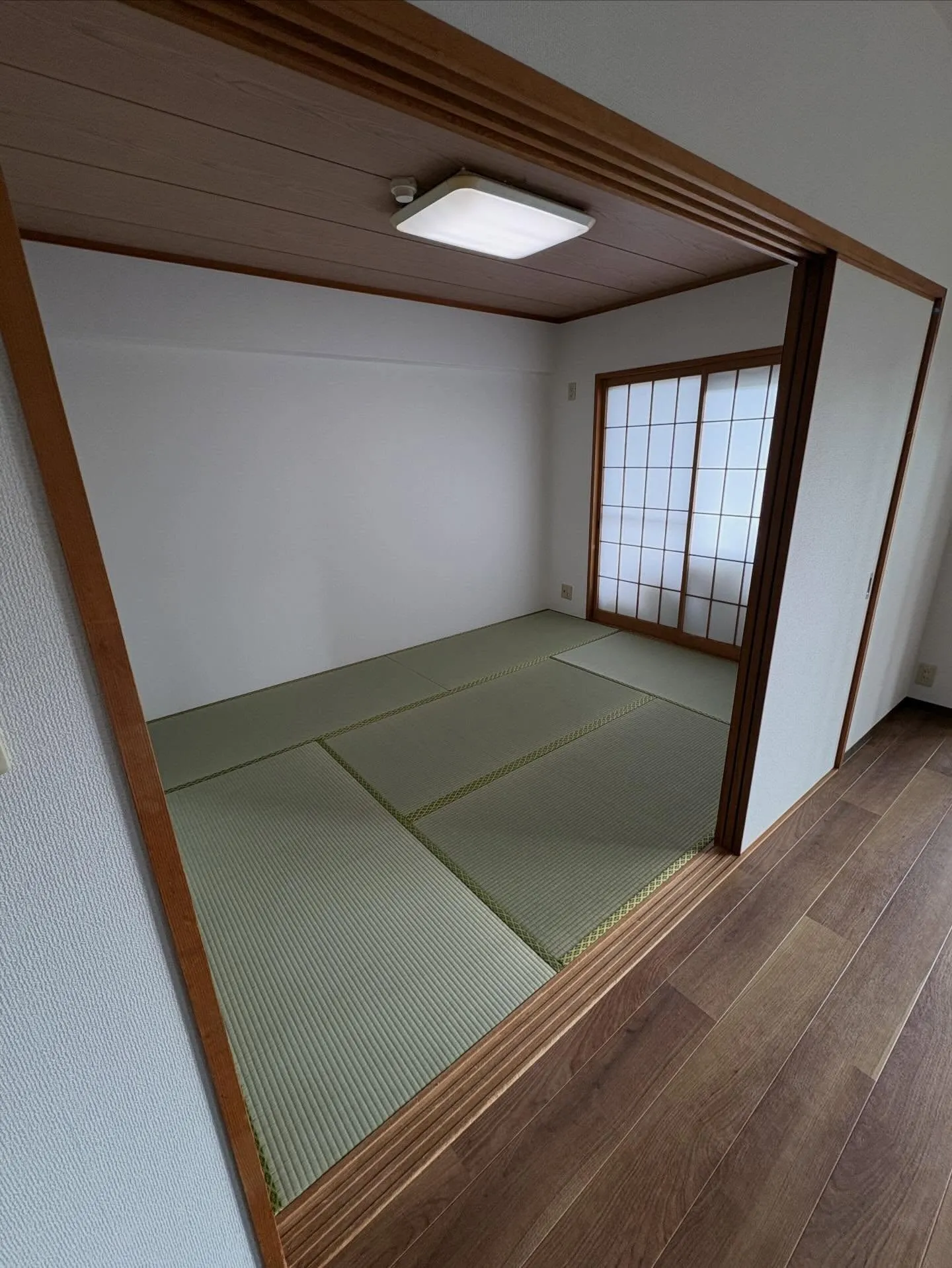 福岡市東区T様所有物件にてマンションの現状回復工事を行いまし...